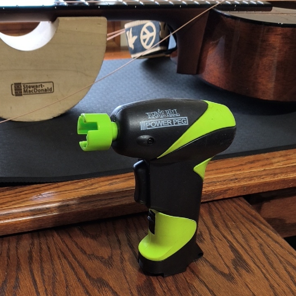 Electric String Winder - Black and Green